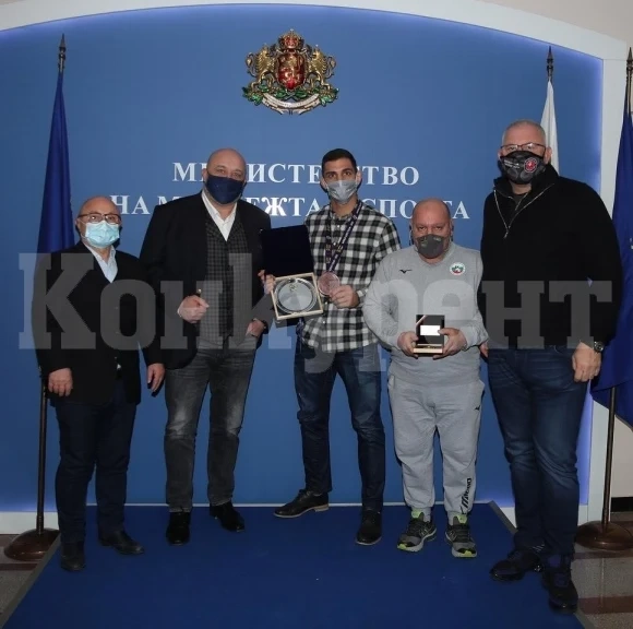 Спортният министър награди Ивайло Иванов