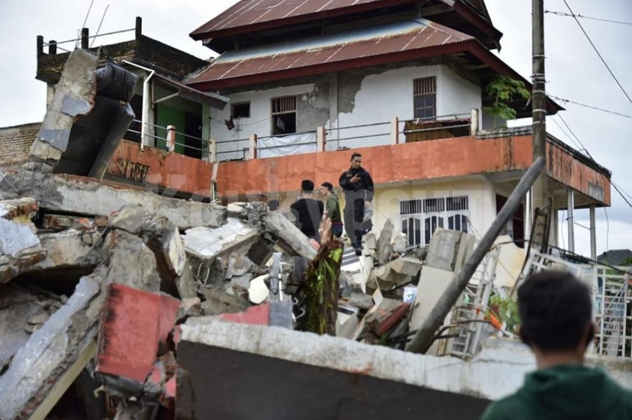 Броят на жертвите на земетресението в Индонезия достигна 56 