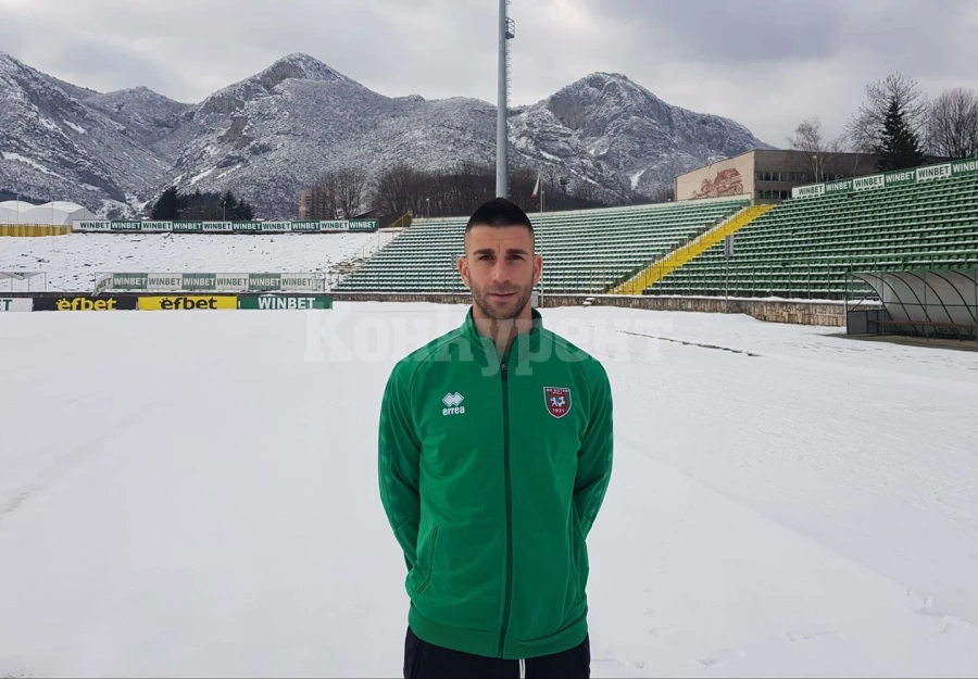 Ангел Цолов отпътува с Ботев /Вр/ с договор в джоба си