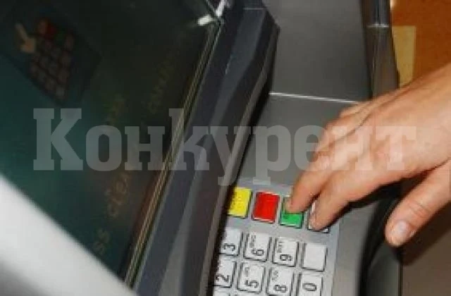 Издирват джебчия, обрал дядо и източил банковите му карти