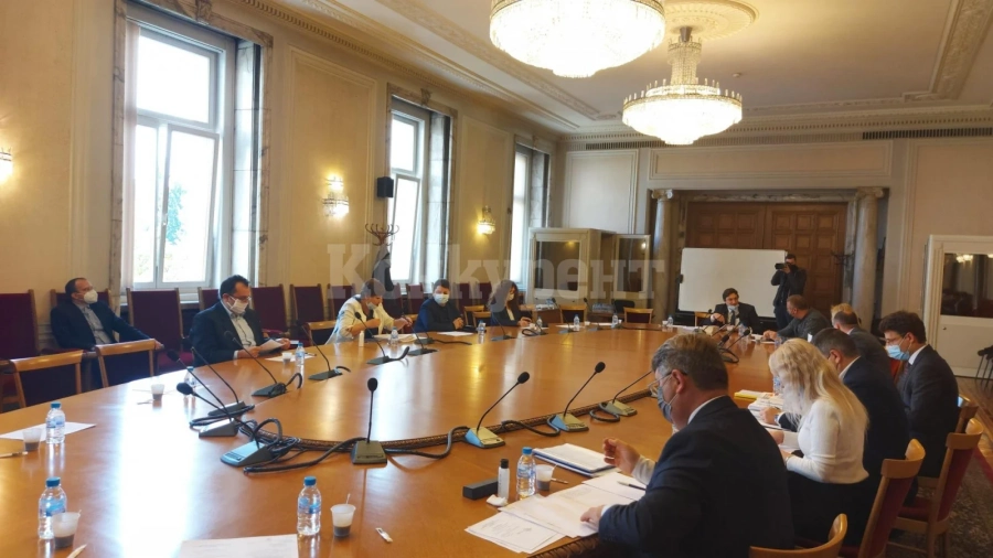 Новите правила за гласуване по време на пандемия минаха през правната комисия ВИЖТЕ ГИ