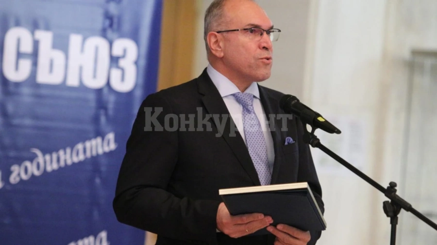 Директорът на Александровска болница: Отварянето на заведения и молове към днешна дата не е възможно