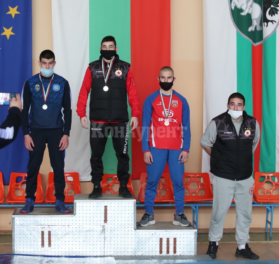 Медали за борци от Враца и Оряхово в Сливен