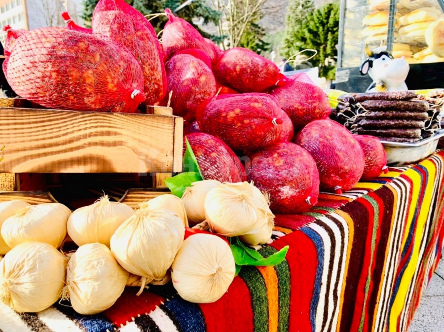 Търговци от цялата страна отново са част от Фермерския пазар във Враца СНИМКИ