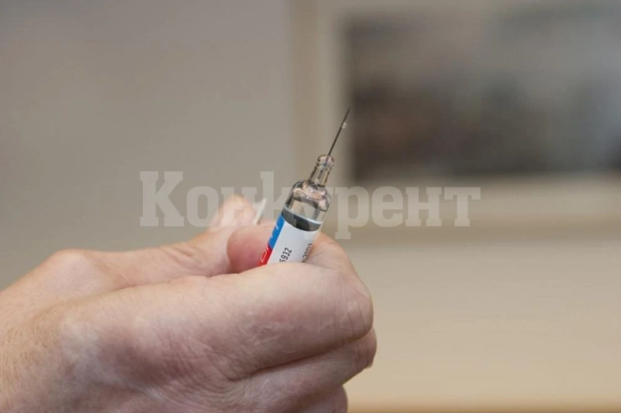 Уволниха 7 души в Германия за отказ от ваксина, плашат със смърт шефа им