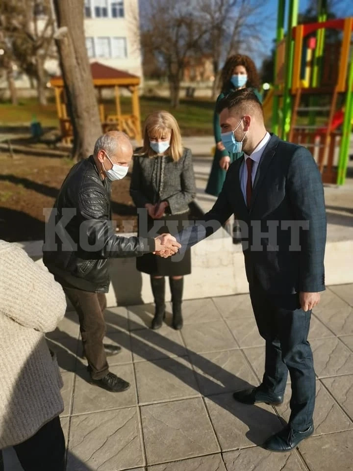 Представители на ГЕРБ се срещнаха с жители на село Баница