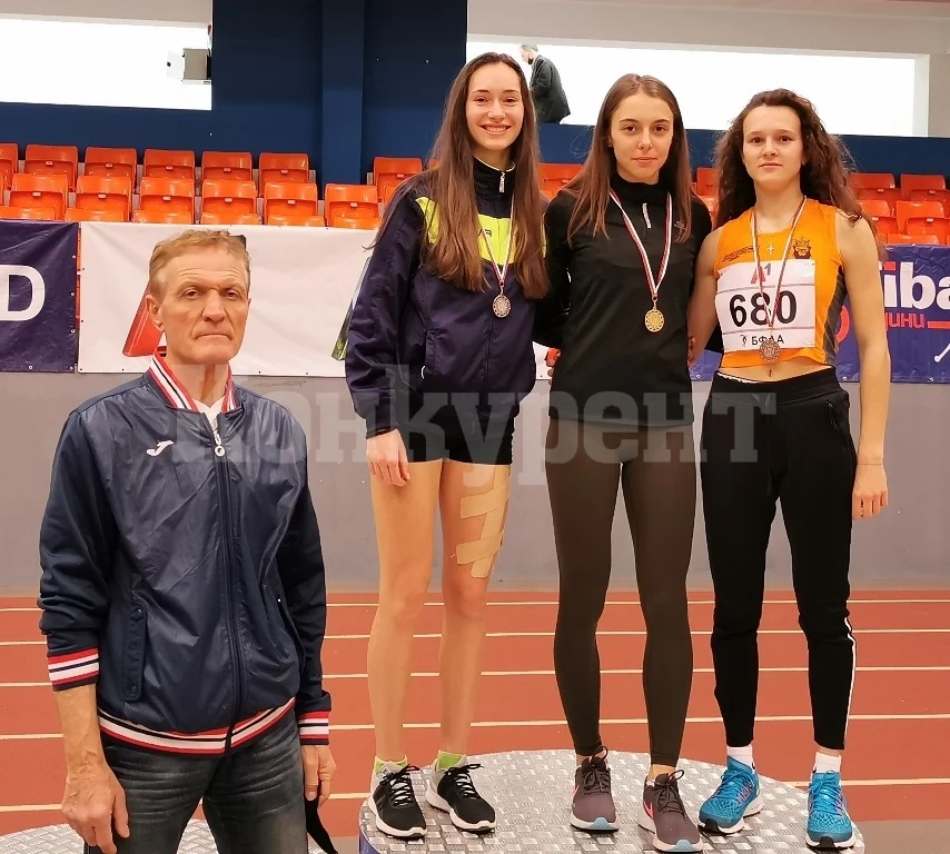 Сребро за Василена и на 200 м