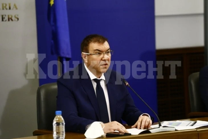 Здравният министър издаде три нови заповеди относно COVID-19 мерките