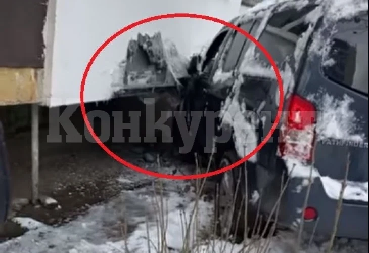 Джип се заби в блок в столицата ВИДЕО