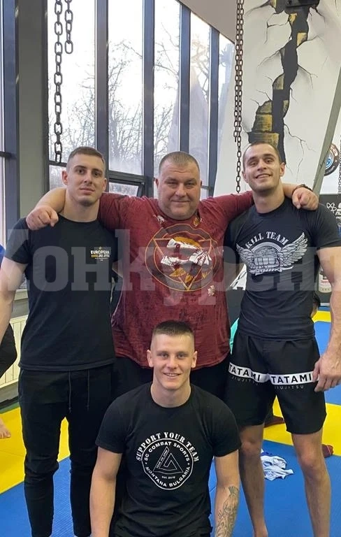 Бойци от Монтана бият наред в София