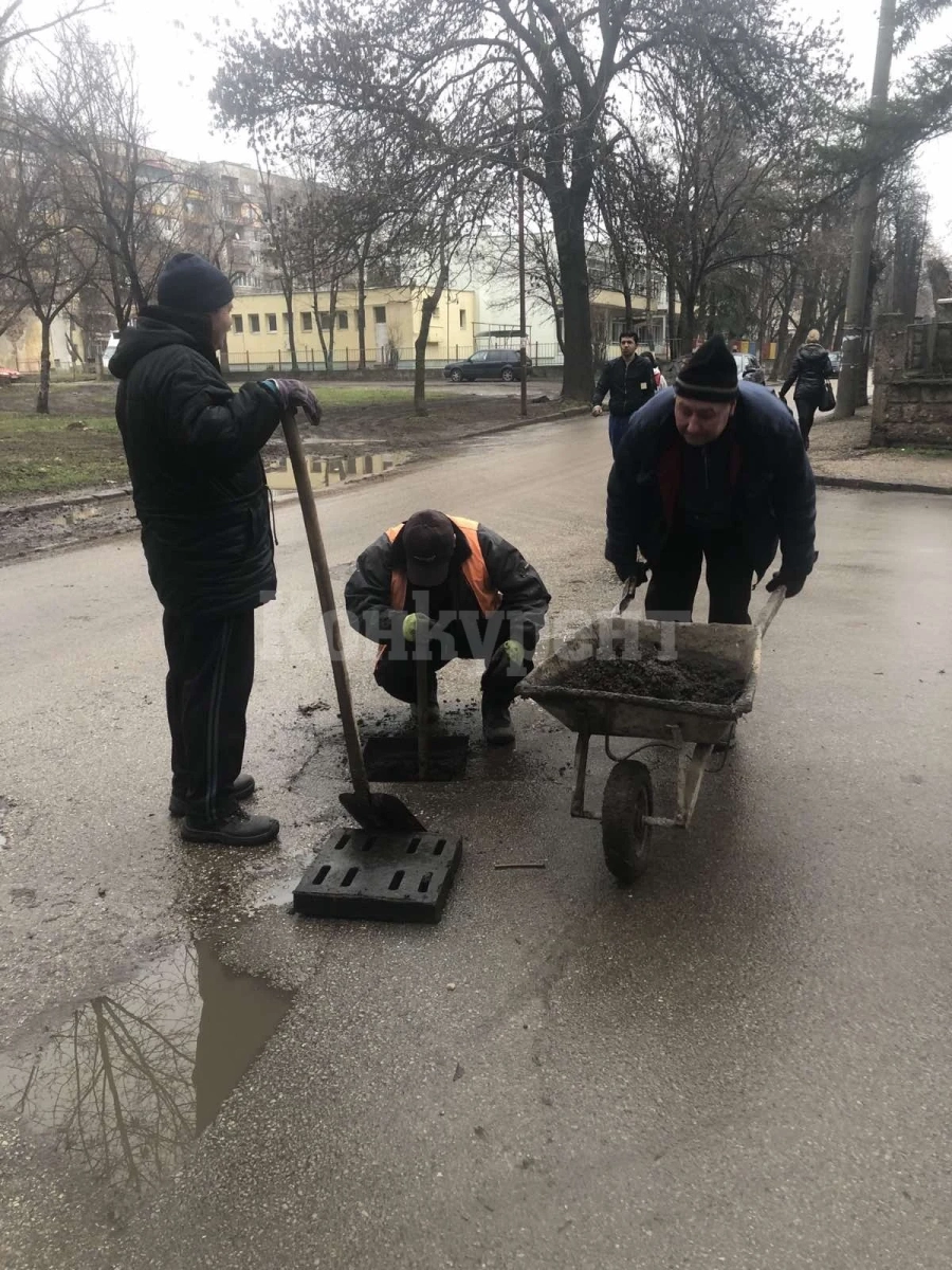 Общината почиства дъждоприемни шахти във Видин