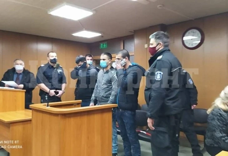 Година след зверството: Ромите, инквизирали баба Атанаска в Белозем, втрещиха съда с показанията си
