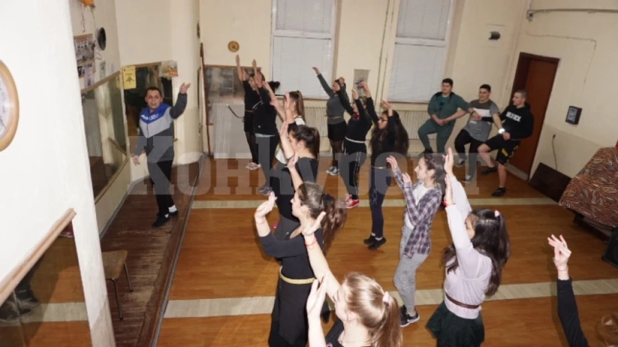 Танцьорите на видинското читалище подновиха репетициите си