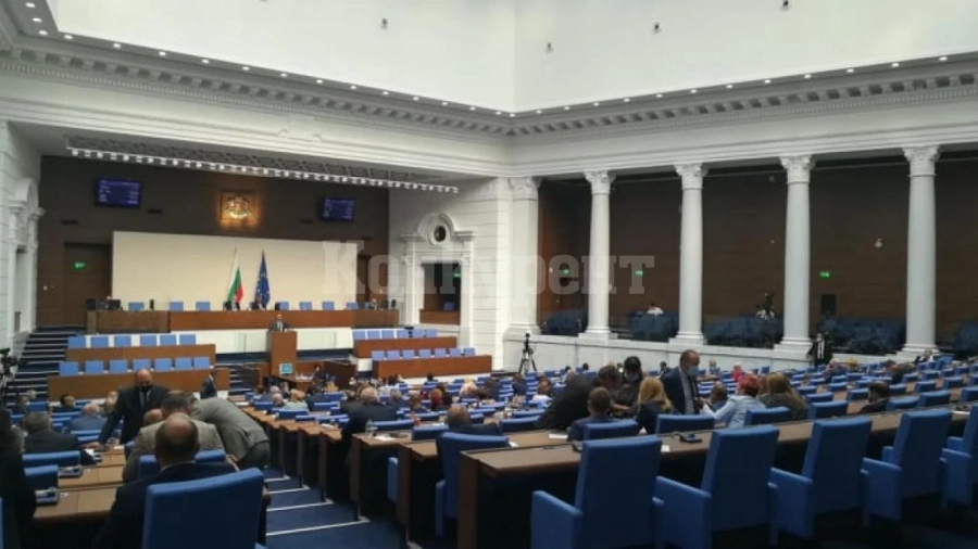 Депутатите в спор за образователната система
