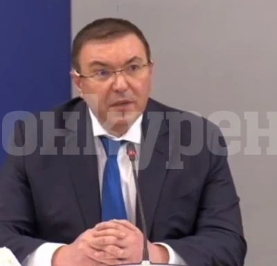 Министър Ангелов: Мерките у нас са изключително либерални (На живо)