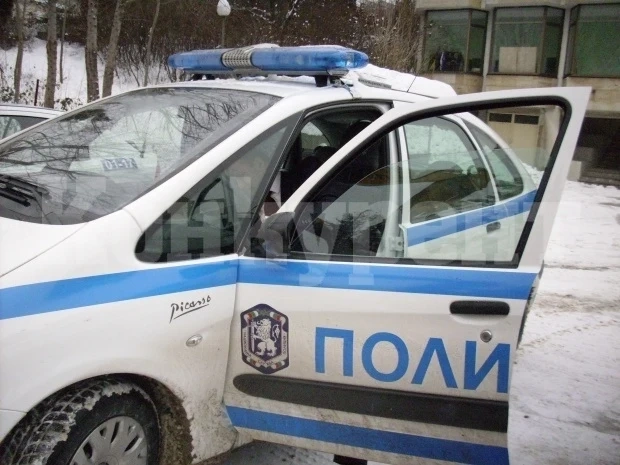 Посред бял ден! Спипаха дрогиран видинчанин зад волана на „Мерцедес“ във Враца