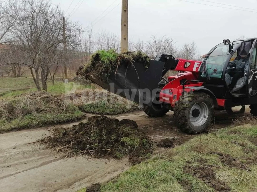 Започна почистване в село Осен СНИМКИ