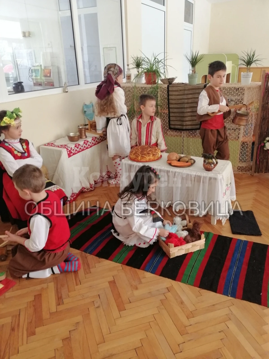 Драматизация по мини проект „Богатството на българската народна приказка“ представиха малчугани от Берковица