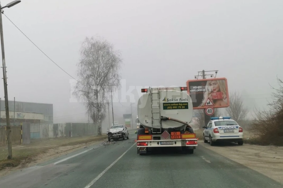 Катастрофа на Е-79 бави трафика край Новачене СНИМКИ