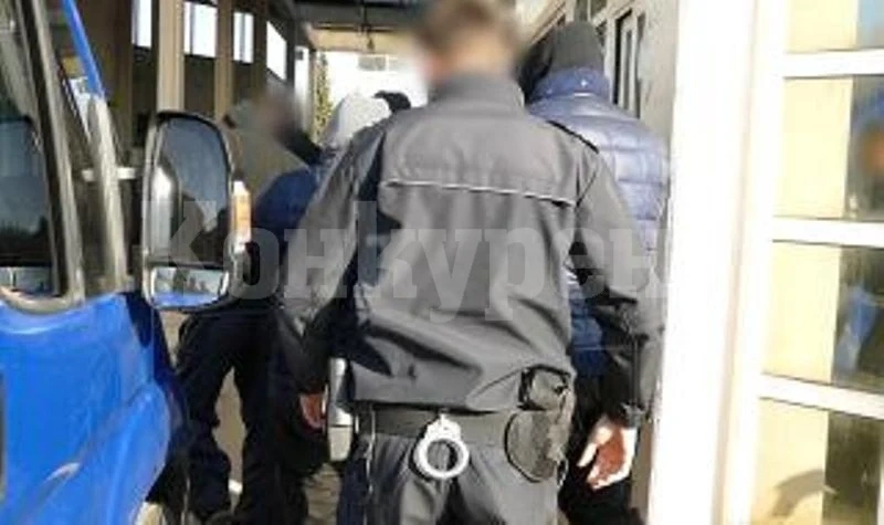 Зрелищен арест във Враца! Закопчаха 31-годишна с дрога