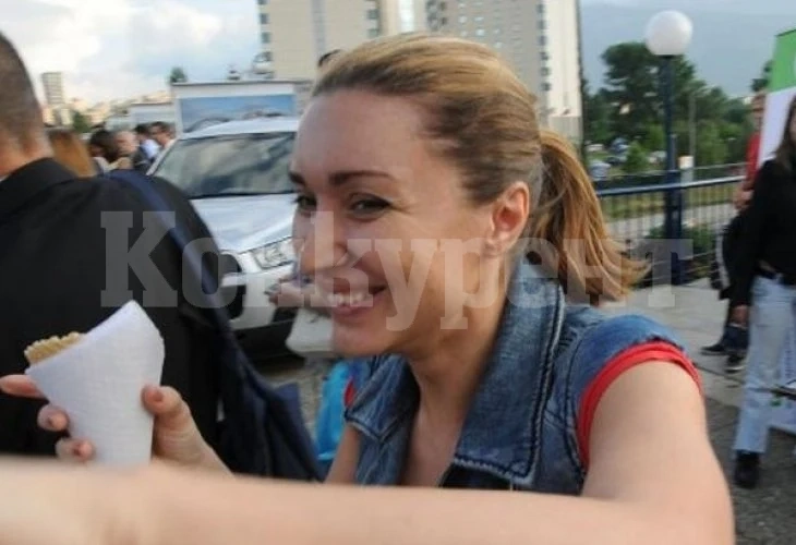 След като се раздели с гаджето в Лондон: Галя от Каризма стана готвачка в Ямбол
