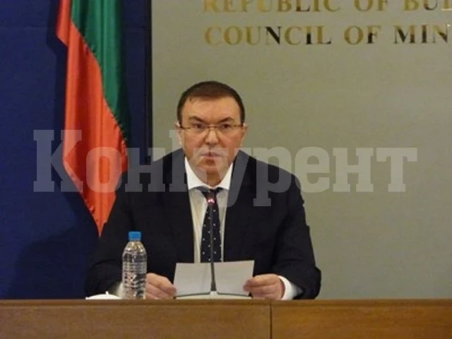 Министър Ангелов: Уважаеми „АстраЗенека“, нямаме нужда от учтивости, имаме нужда от ваксини (На живо)