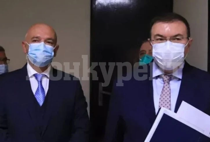 Ангелов си тръгва, сменя го Мутафчийски