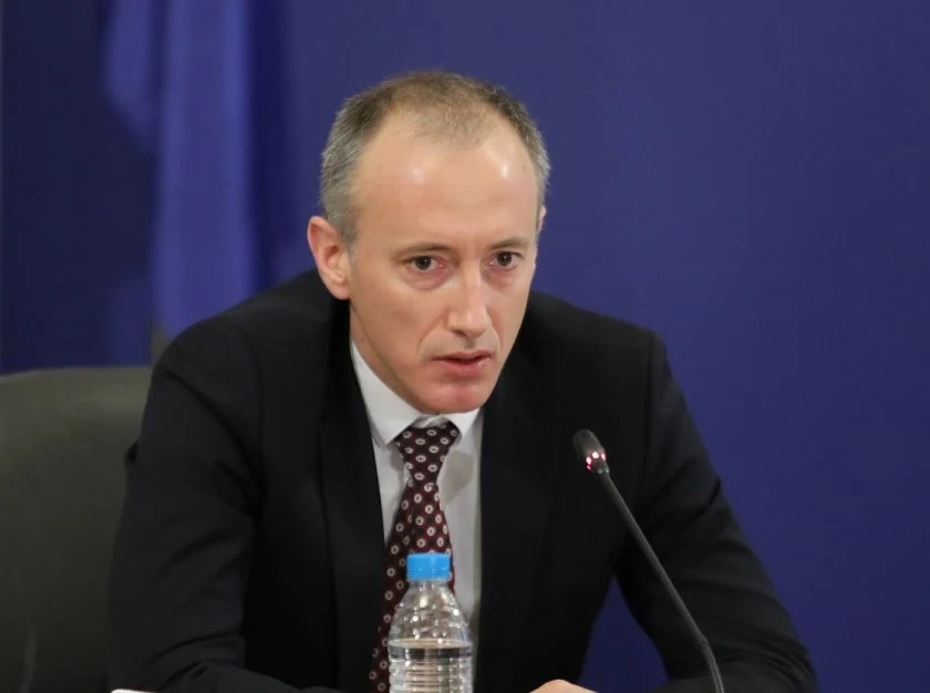 Учениците с две ваканции през пролетта?