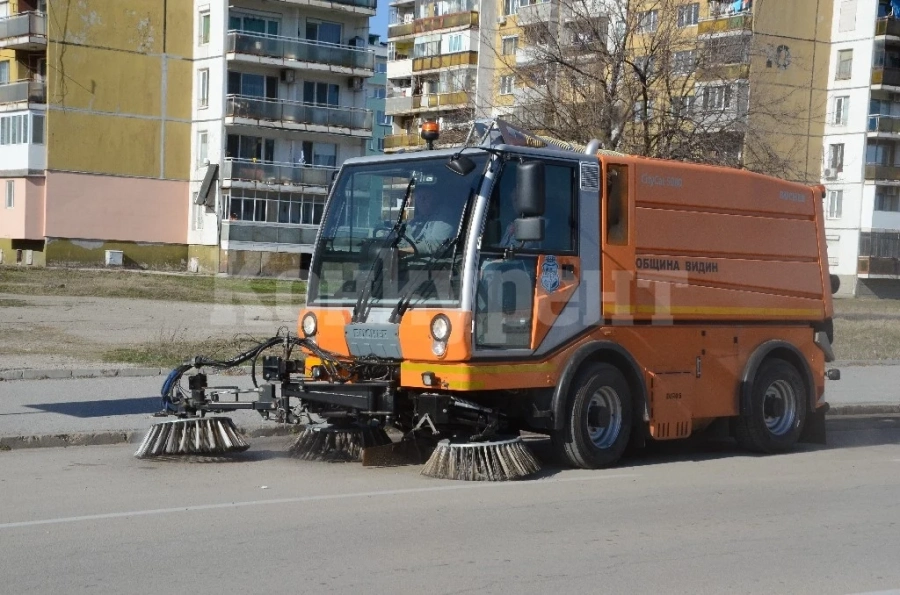 Модерни мотометачки се грижат за чистотата във Видин