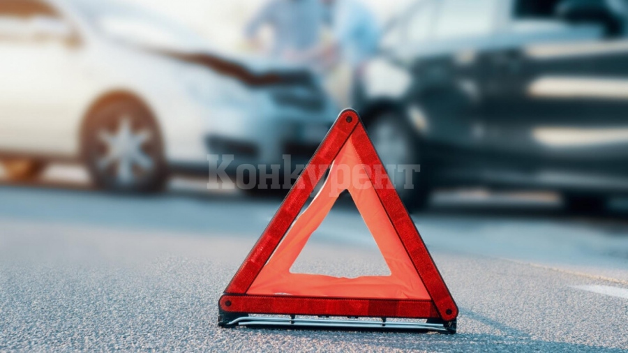 Дирят мародери, окрали катастрофирала кола