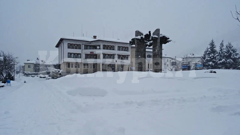 30 сантиметра сняг падна в Чипровци