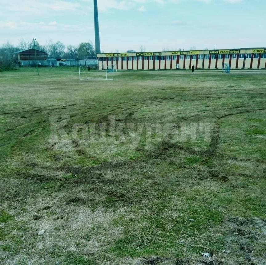 Вандалски акт съсипа терена на детско-юношеската школа на Пегас Спорт