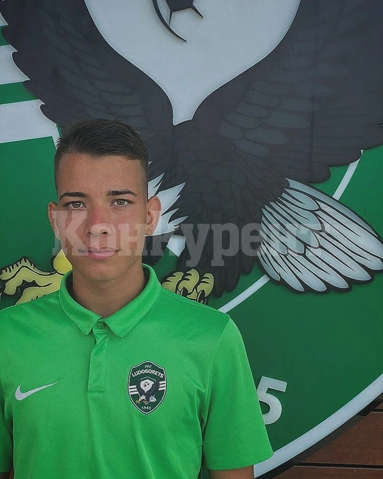Радо Захариев заби 2 гола за „орлите” в U17