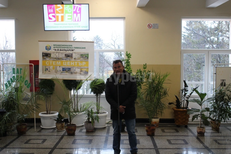 Дадоха старт на дейностите по проект STEM в ПАГ в Бяла Слатина
