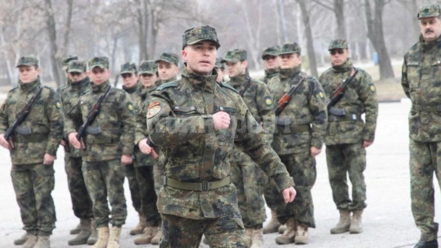Пехотата търси 195 военни, за да попълни редиците си, търсят и в гарнизона във Враца