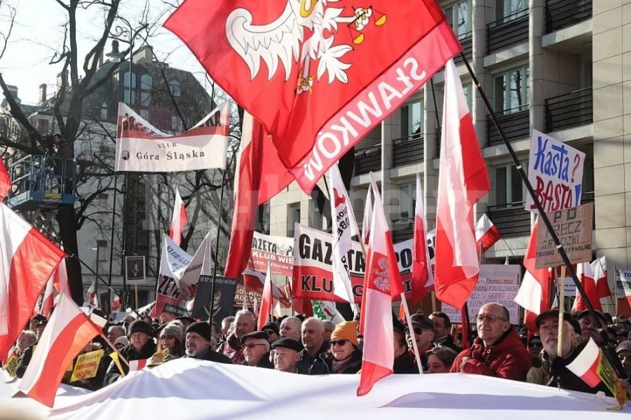 Протест във Варшава срещу мерките заради коронавируса