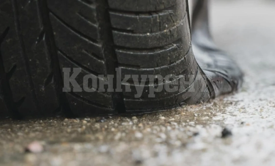 Закопчаха вандали, увредили лек автомобил във Врачанско