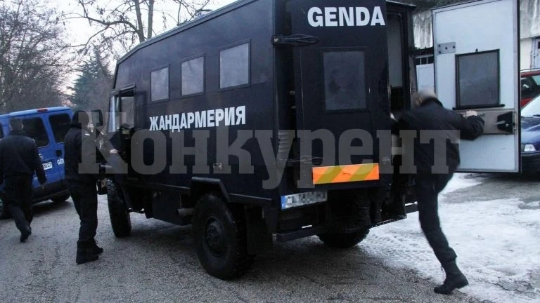 Жандармерията окупира Вършец, търсиха трафиканти