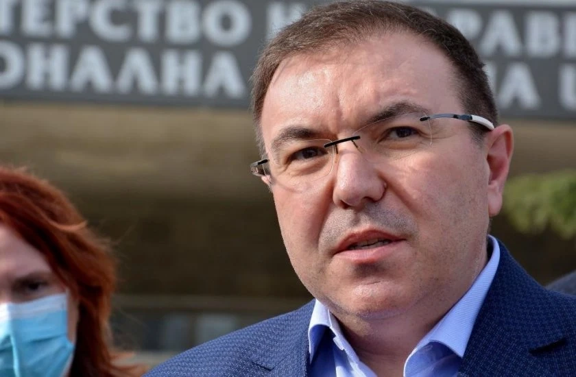 Министър Ангелов: Хората много късно търсят медицинска помощ