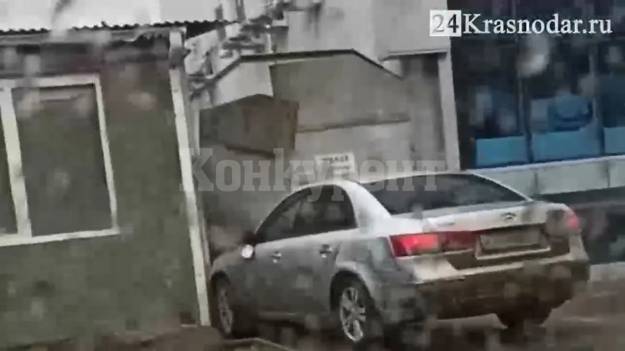 Свада: Мъж заблъска с чук по кола, но си изпати жестоко ВИДЕО 18+