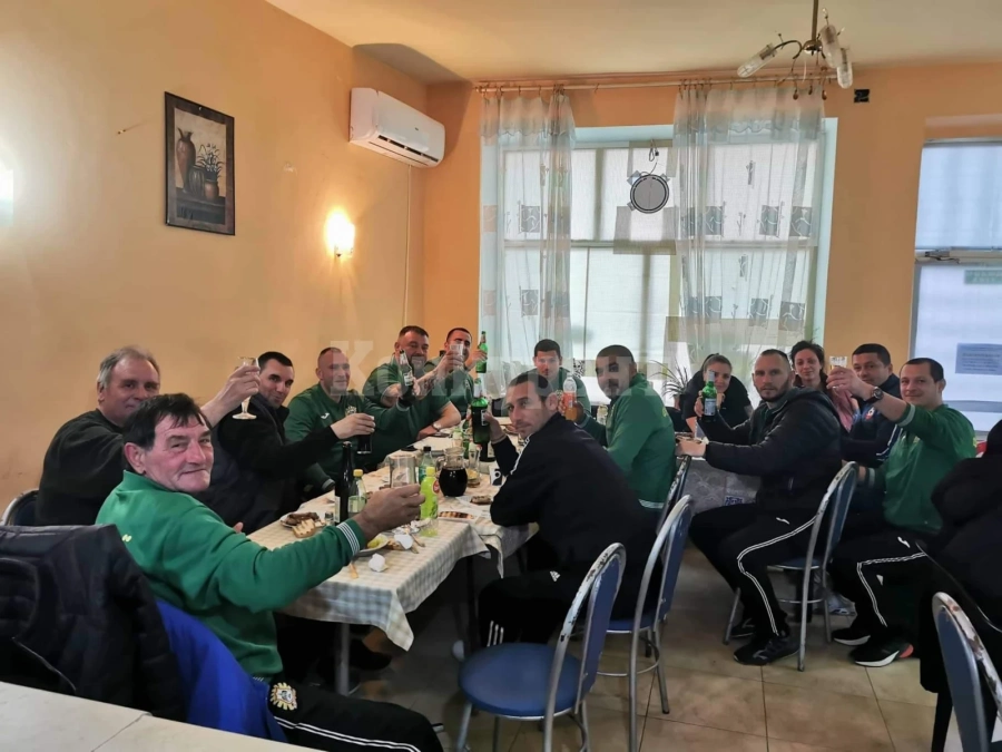 Огоста дърпа нагоре, сломи и Академията в дербито