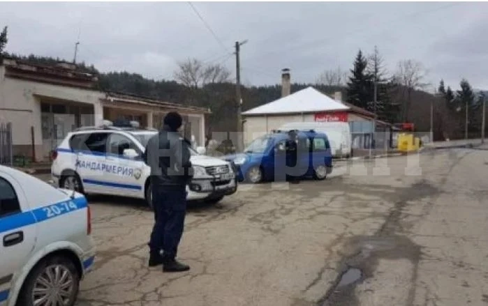 Спецоперация на полицията в Сливен, има арестувани