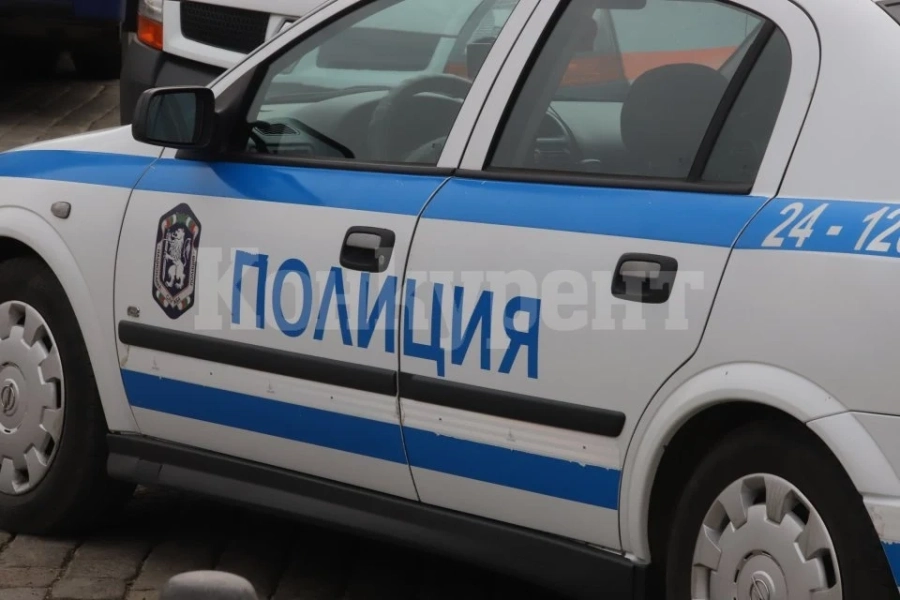 Откриха дрога у двама криминално проявени