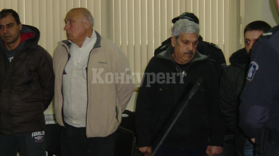 Погребват Цар Киро днес