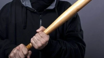 Потрошиха Рейндж Ровър с бухалка