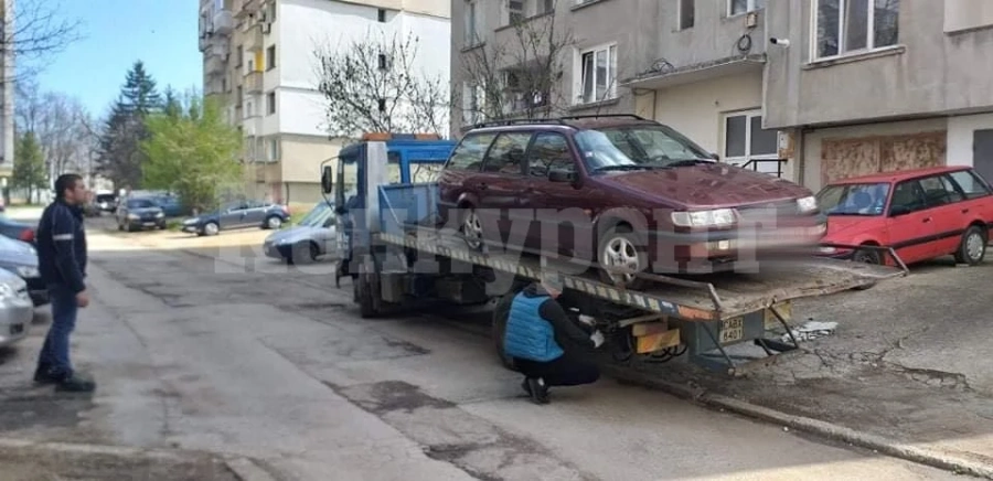 Вдигат трошки от улиците във Враца
