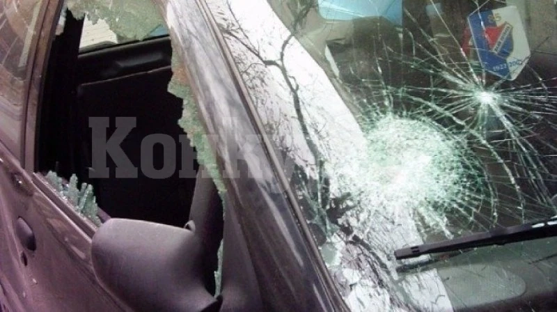 29-годишен потроши стъклата на кола в Търнава, хванаха го
