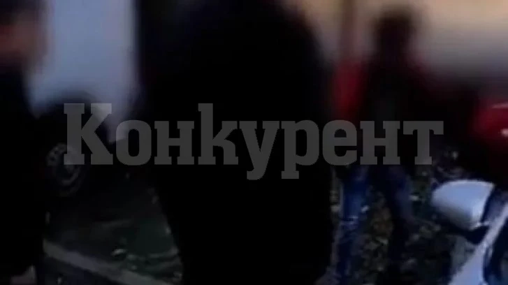 Брутална гавра в Бургас! Тийнейджъри изнасилват с предмети ученик и снимат видео