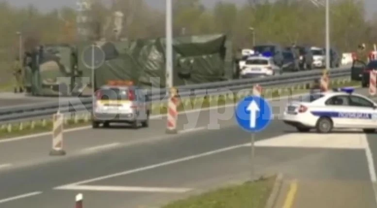 Шок в Белград: Военен камион се обърна на околовръстното, ръси бойни ракети на пътя (ВИДЕО)