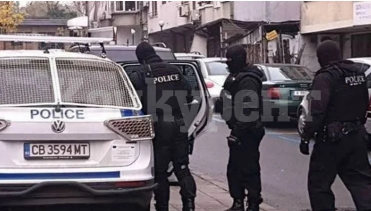 Ченгета нахлуха в дома на бивш затворник в Бургас и останаха изумени от видяното